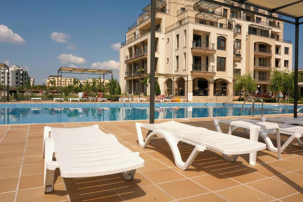 Patrick'S Apartments - Sorrento Sole Mare, Свети-Влас Экстерьер фото
