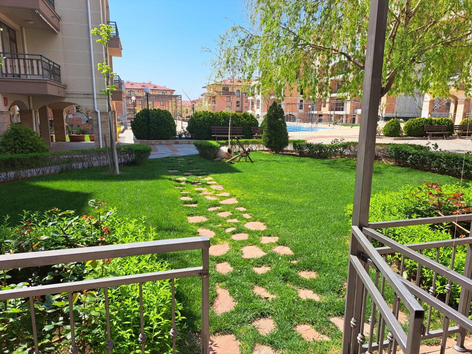 Patrick'S Apartments - Sorrento Sole Mare, Свети-Влас Экстерьер фото