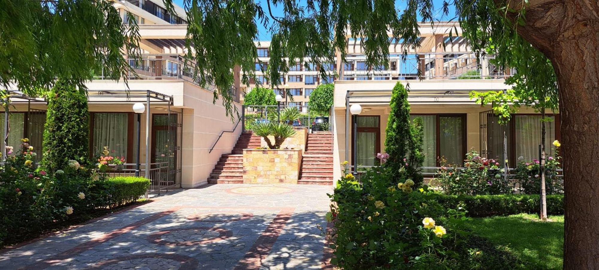 Patrick'S Apartments - Sorrento Sole Mare, Свети-Влас Экстерьер фото