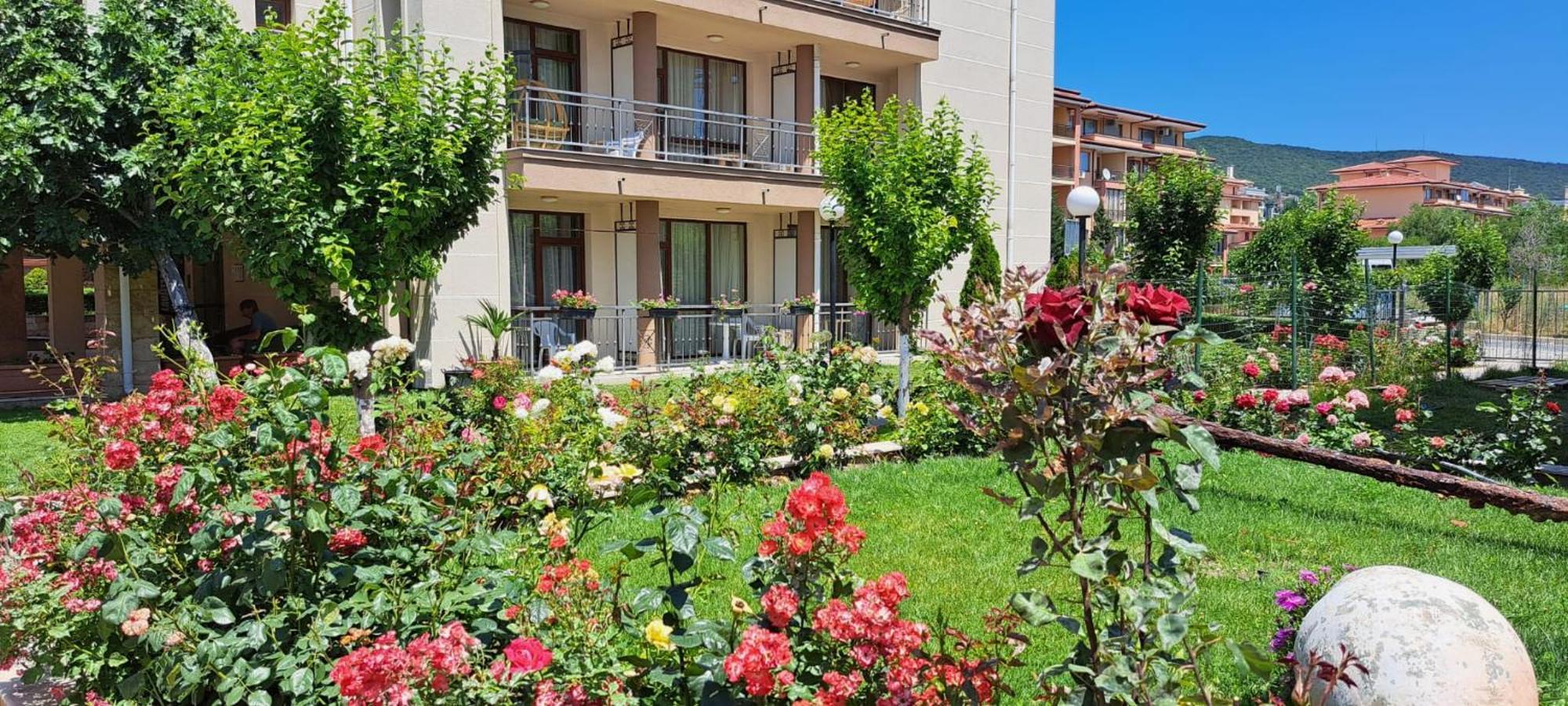 Patrick'S Apartments - Sorrento Sole Mare, Свети-Влас Экстерьер фото
